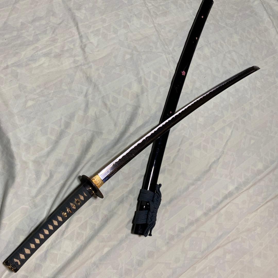 格安高級居合刀 濃緑柄 桜花透し木瓜鍔 螺鈿桜花入黒呂鞘