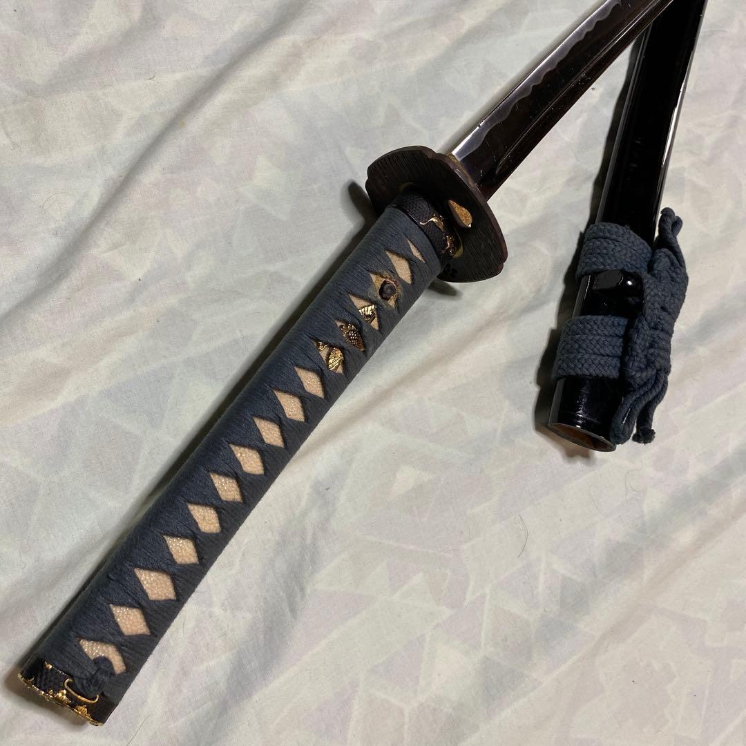 格安高級居合刀 濃緑柄 桜花透し木瓜鍔 螺鈿桜花入黒呂鞘