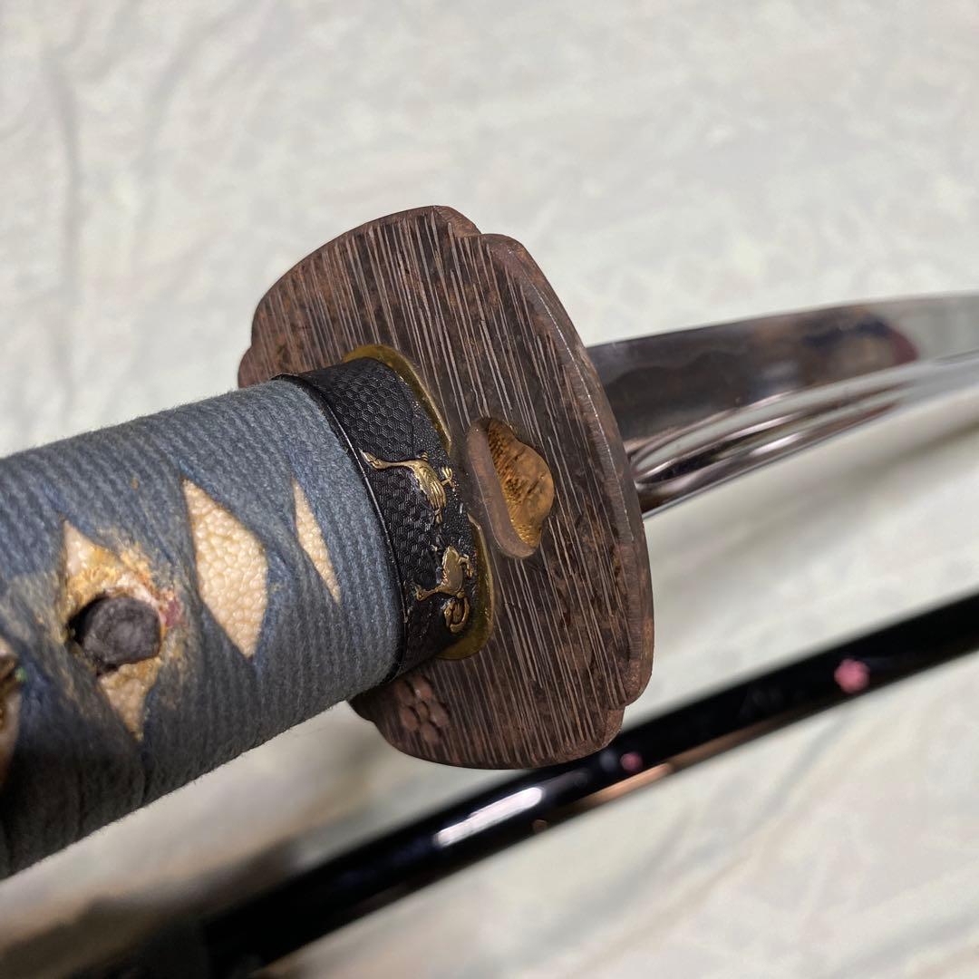 格安高級居合刀 濃緑柄 桜花透し木瓜鍔 螺鈿桜花入黒呂鞘