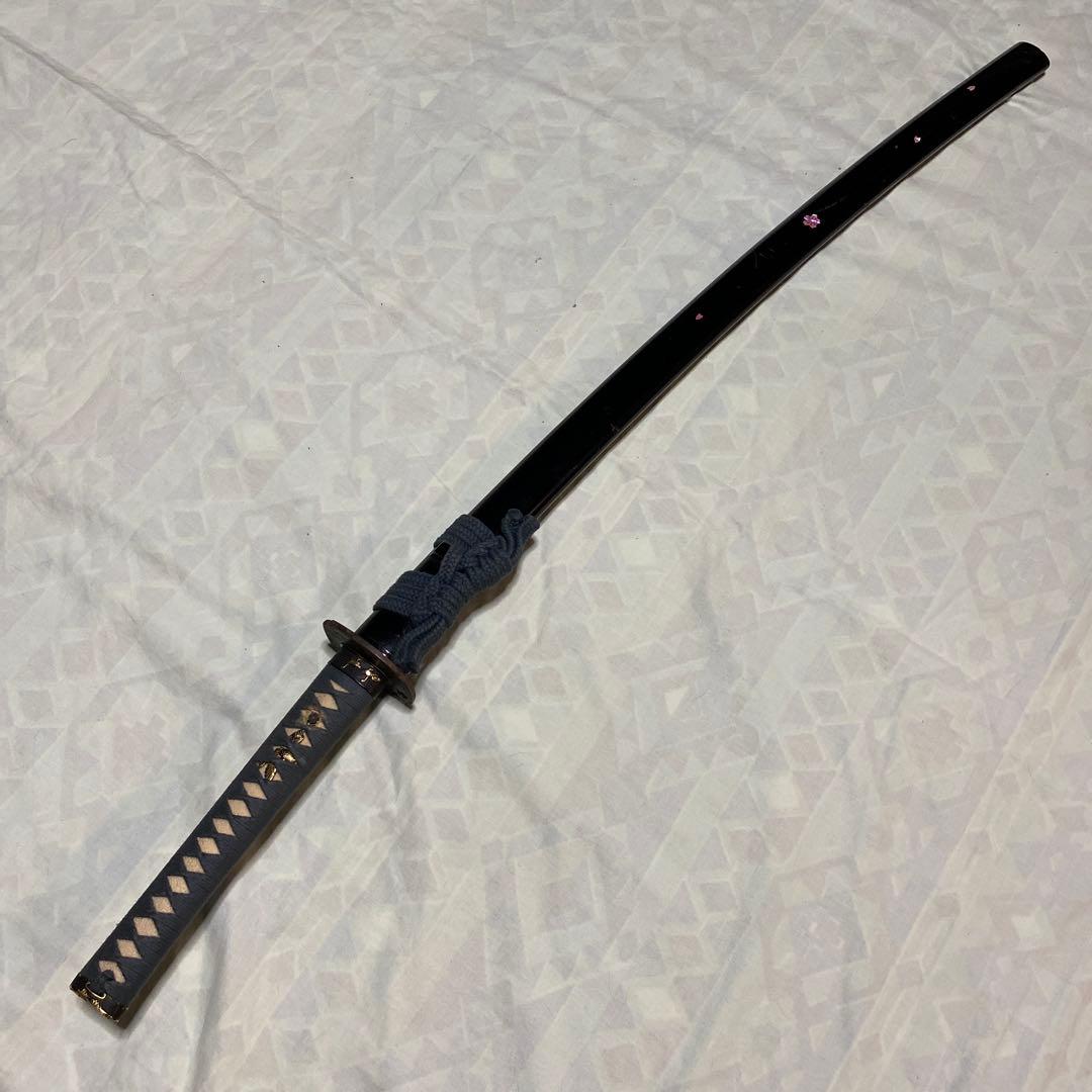 格安高級居合刀 濃緑柄 桜花透し木瓜鍔 螺鈿桜花入黒呂鞘