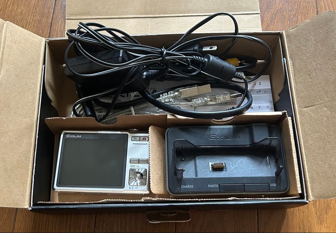 CASIO EXILIM EX-Z700デジタルカメラ カシオ