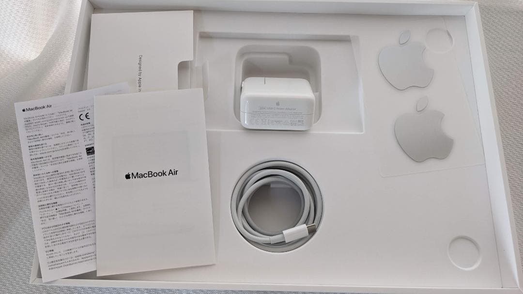 MacBook Air M1 8GB 【バッテリー正規品交換済み 容量100％】