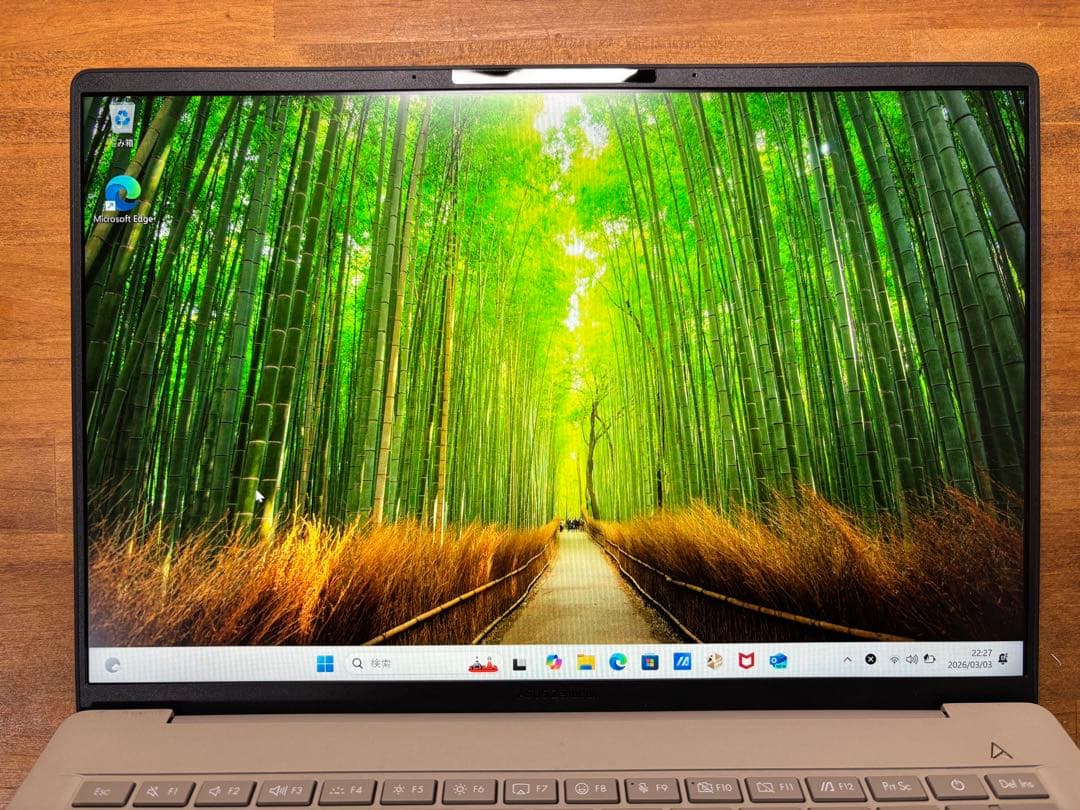 【未使用】ASUS Zenbook SORA UX3407Q/SSD1TBモデル