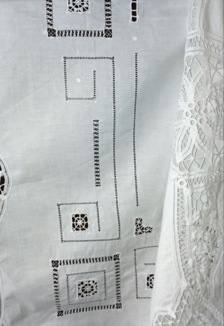 バテンレーステーブルクロス約170㎝×約130㎝