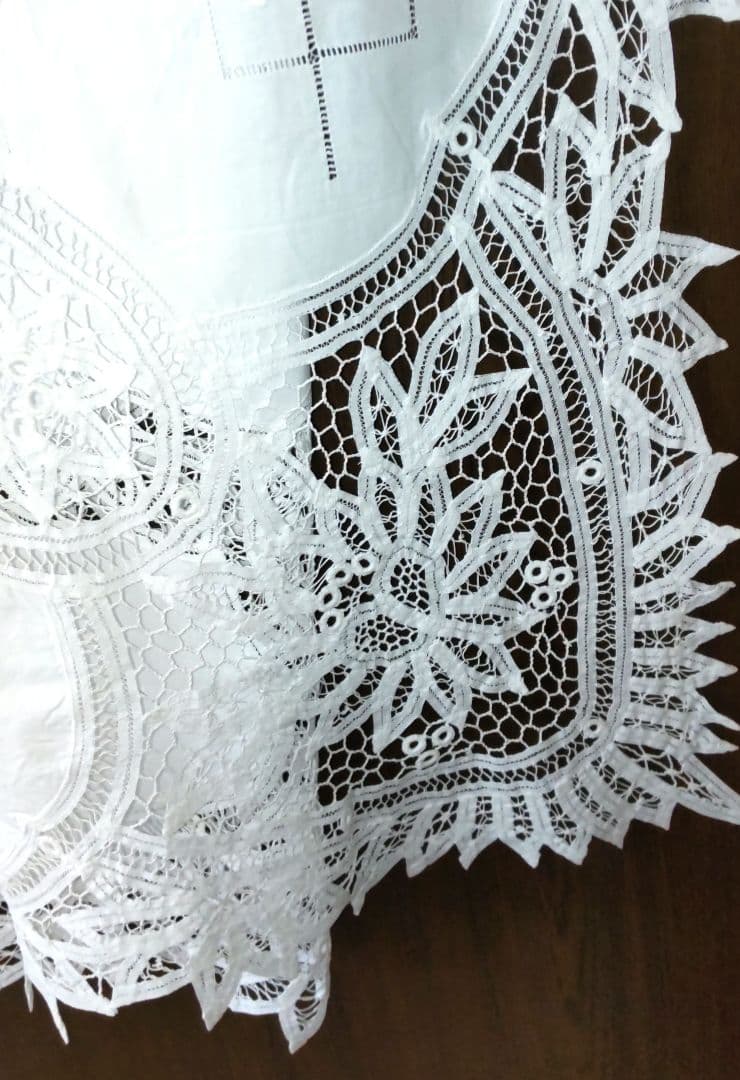 バテンレーステーブルクロス約170㎝×約130㎝