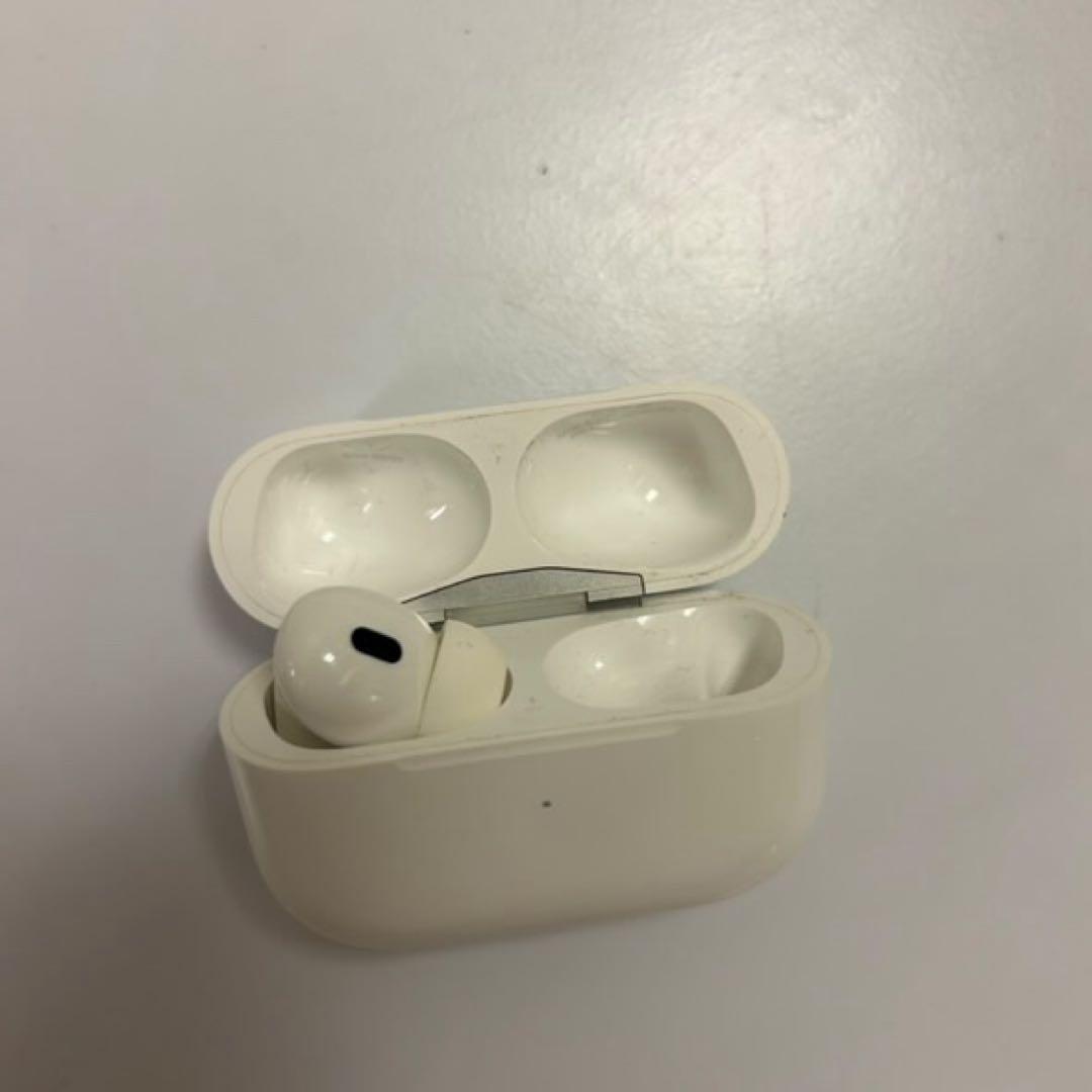 【値下げ中】Apple AirPodsPro 第二世代　A2699 左耳+ケース