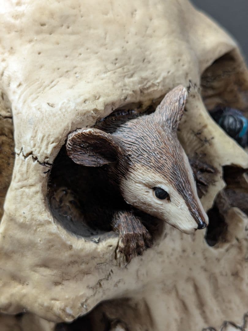 1999年製のレトロなスカル貯金箱