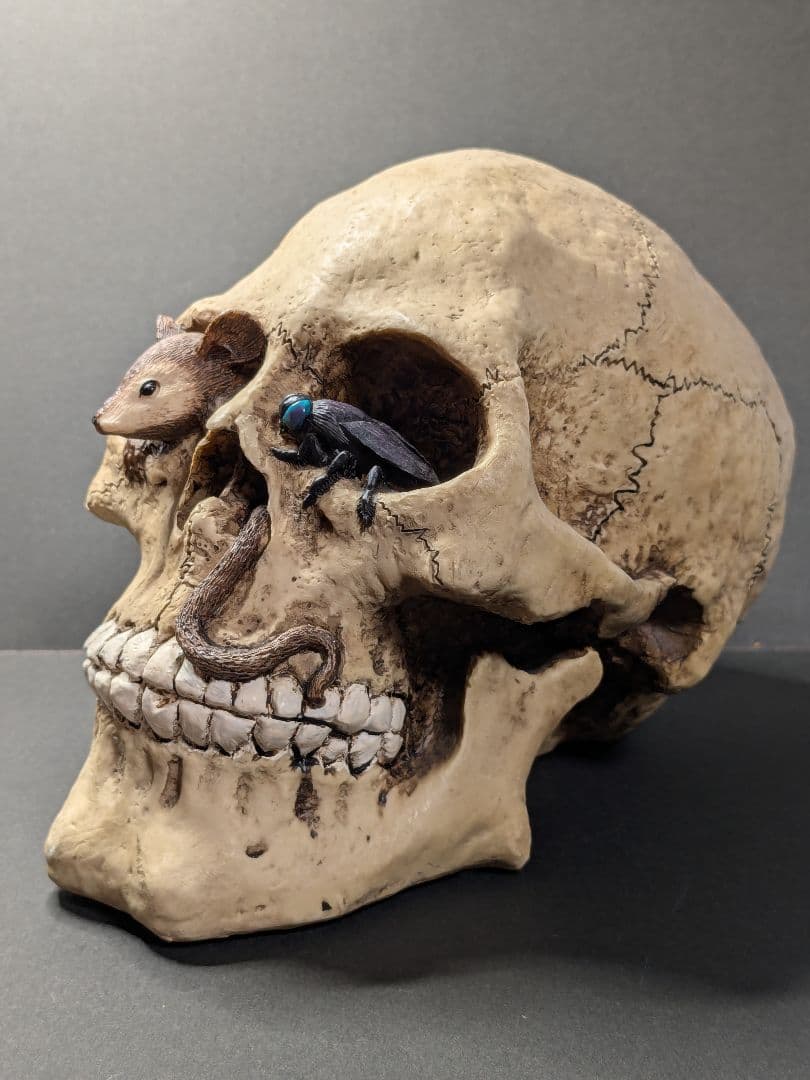 1999年製のレトロなスカル貯金箱