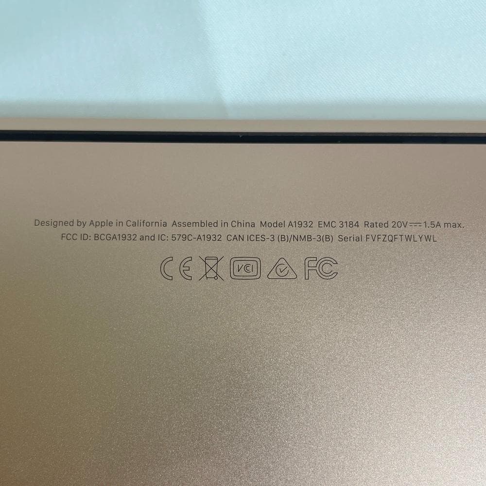 ◆APPLE MacBook Air 13インチ ノートパソコン　10241
