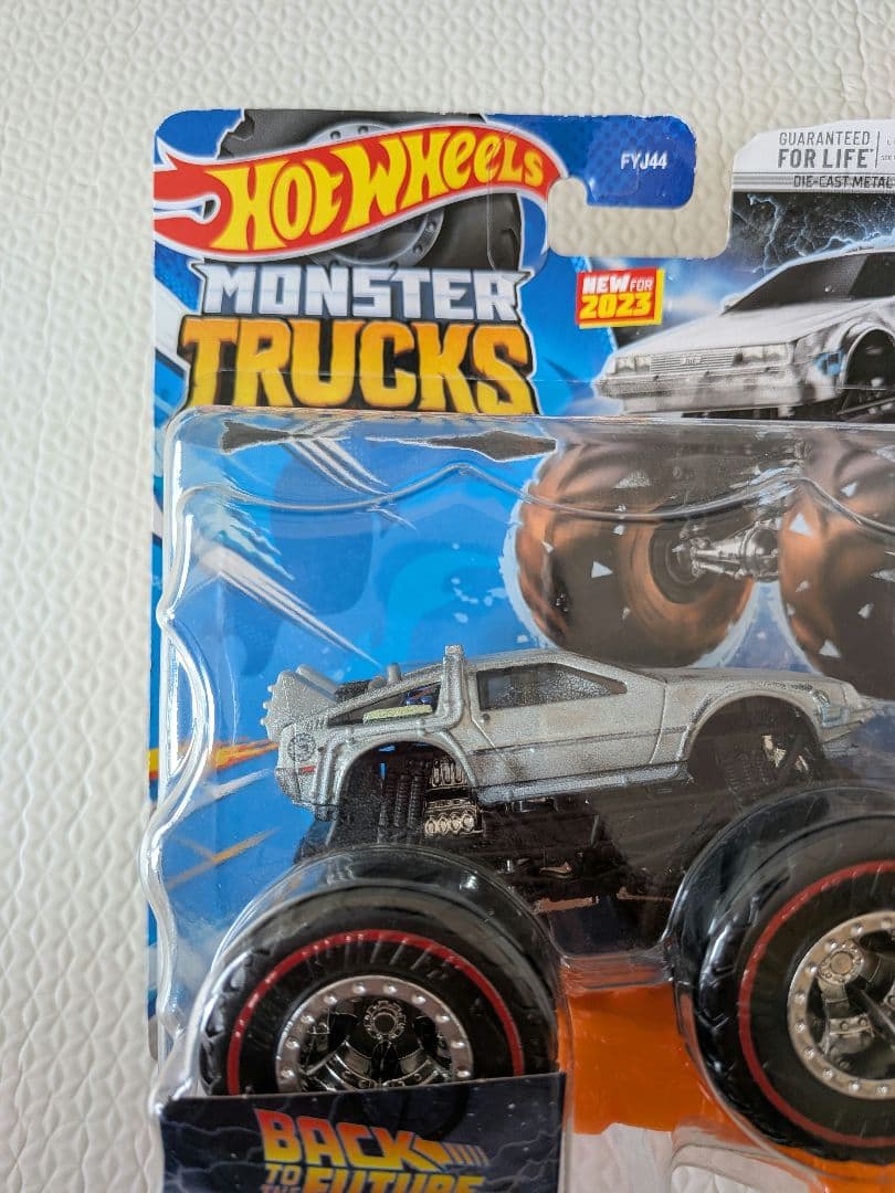 ホットウィール　デロリアン　アイスバージョン　モンスタートラック