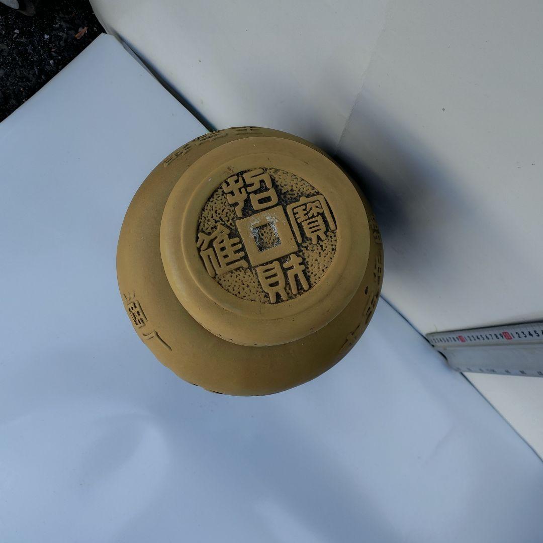 陶器製彫刻模様蓋付き容器