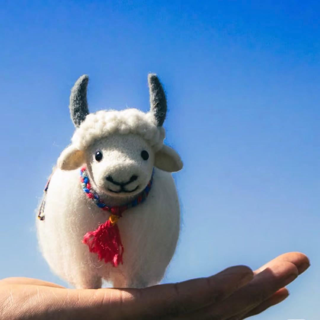 中国チベット族の職人手作りのぬいぐるみ