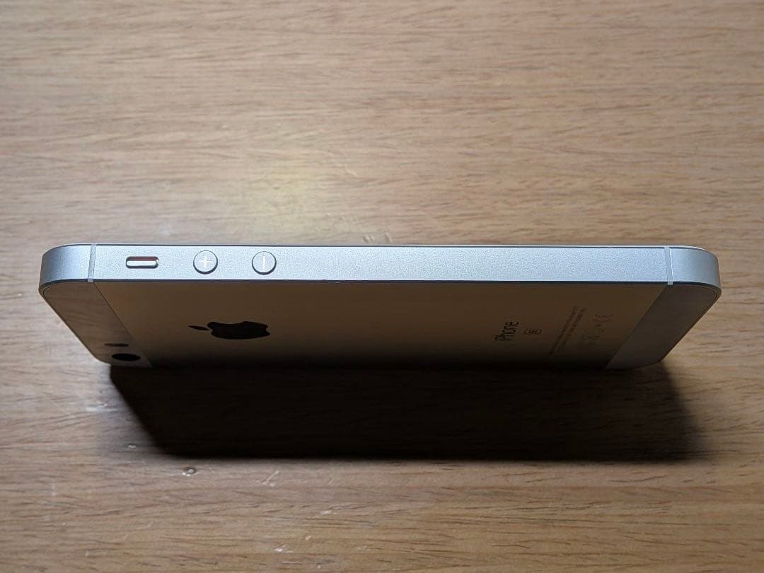 Apple iPhone SE 第1世代 64GB シルバー SIMフリー