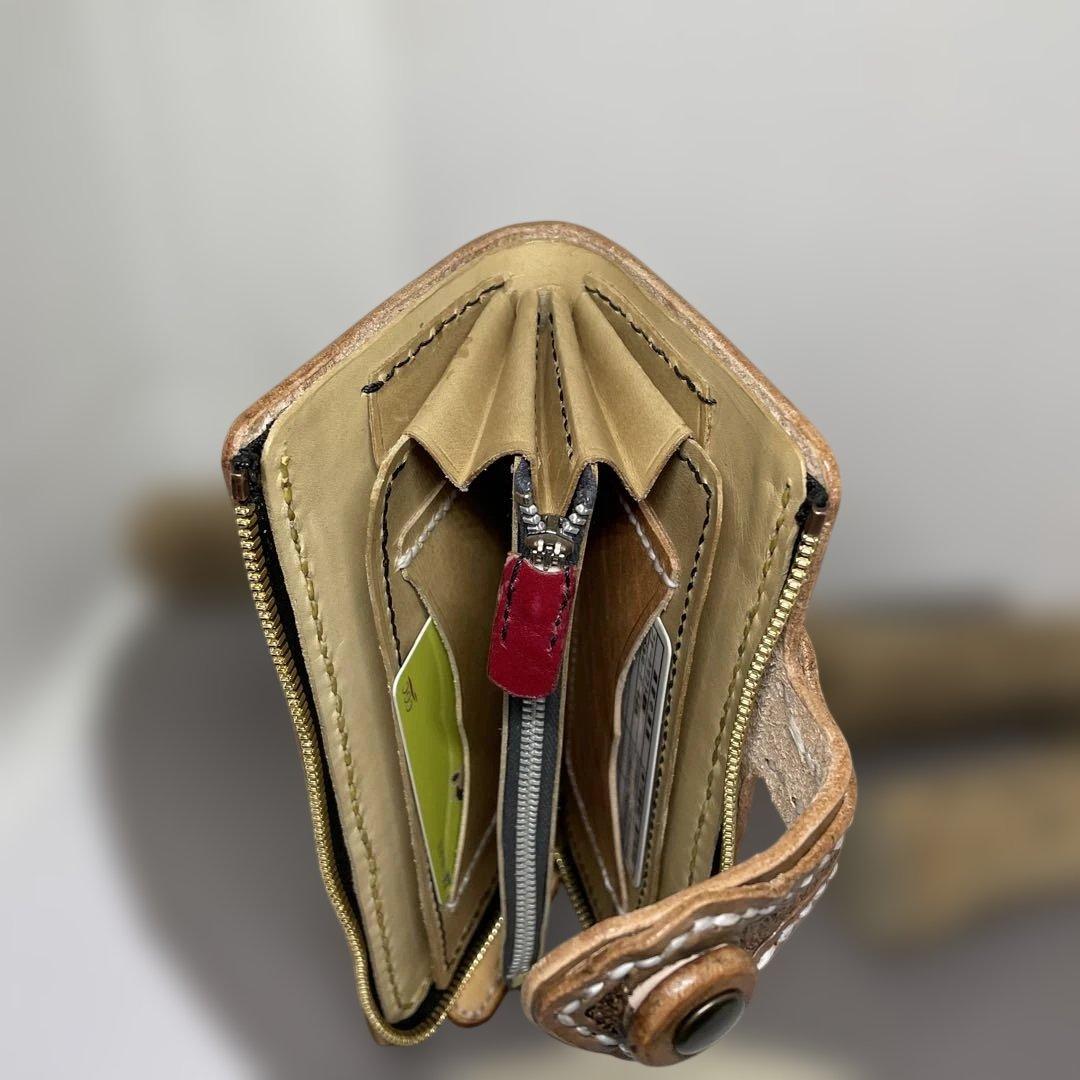 カービングベージュレザー長財布　手縫い