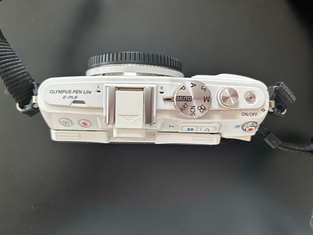 『美品』OLYMPUS ミラーレス一眼カメラ レンズ付Lite E-PL6
