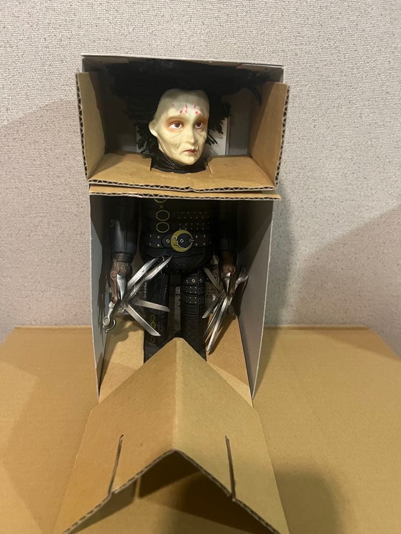 エドワード・シザー・ハンズ ブリキ玩具