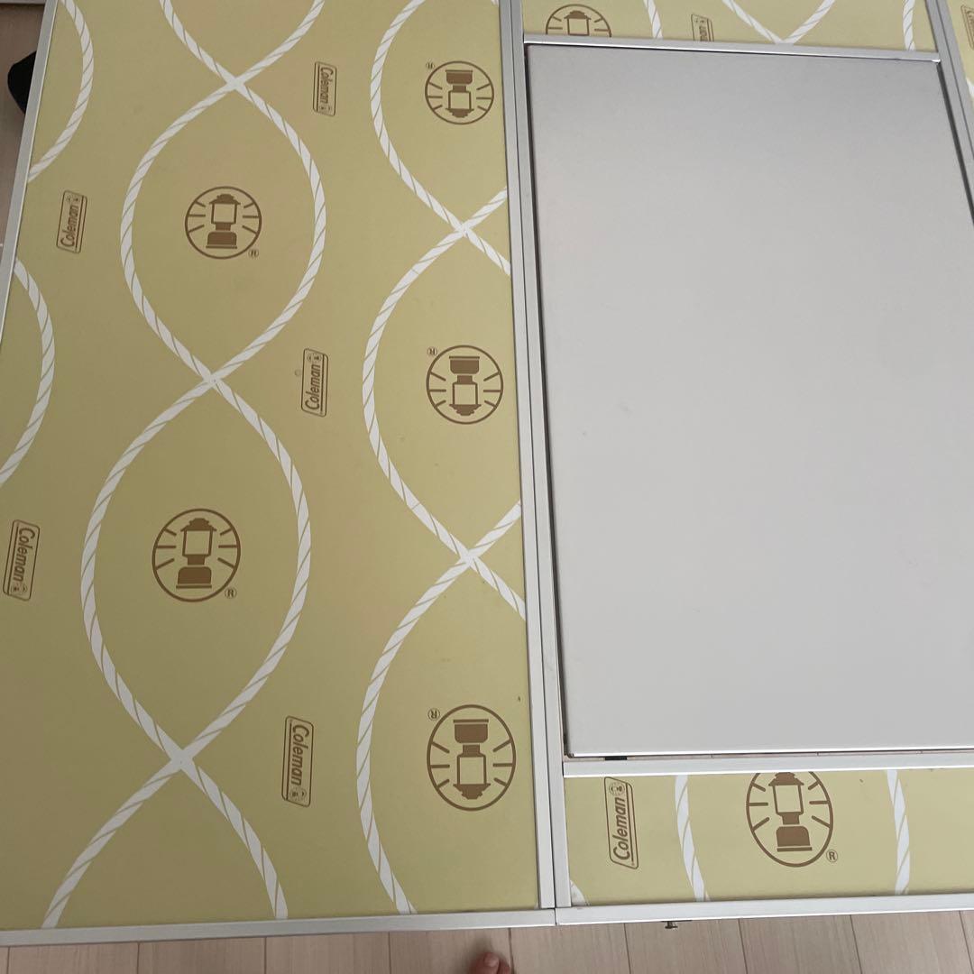 Coleman 四つ折りBBQテーブル