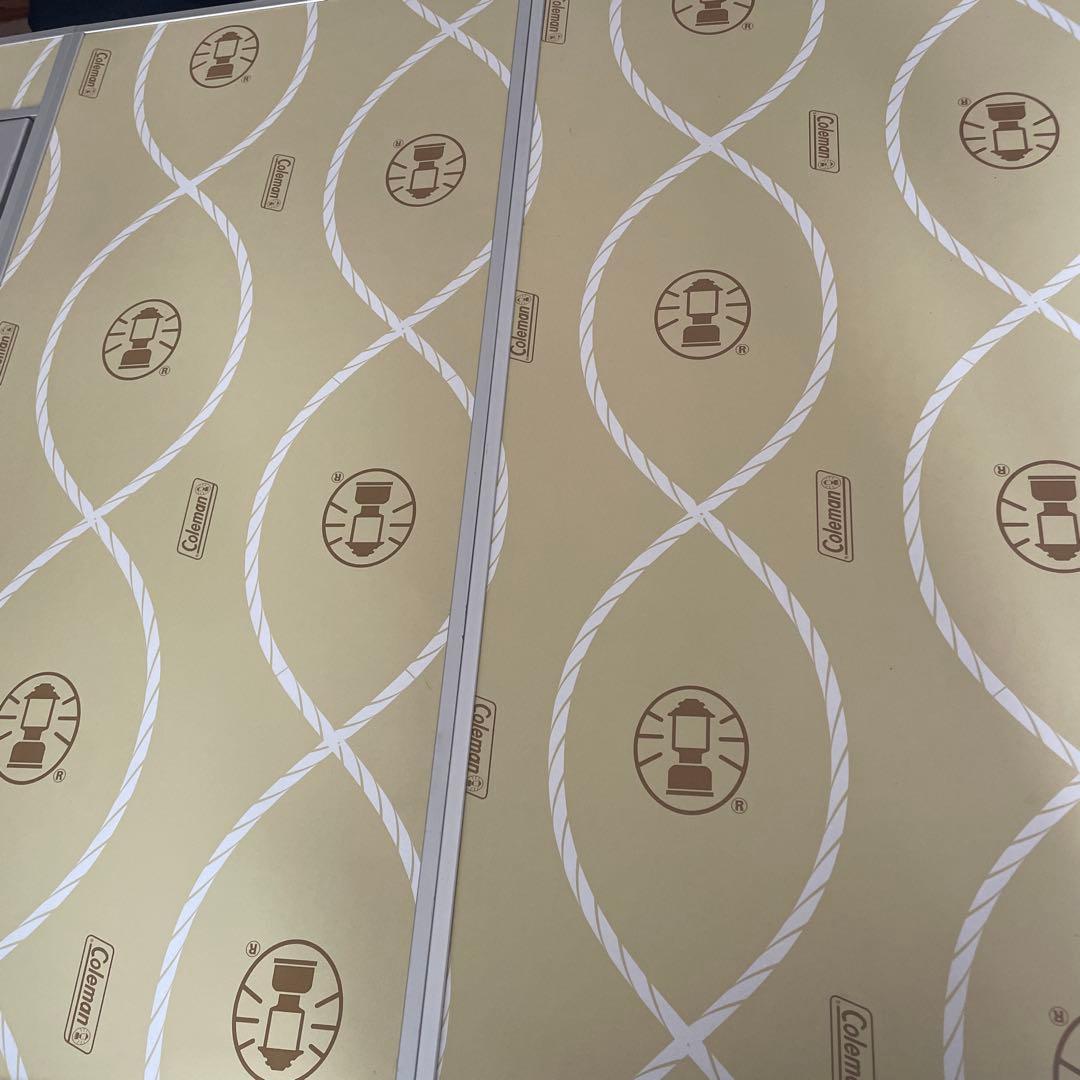 Coleman 四つ折りBBQテーブル