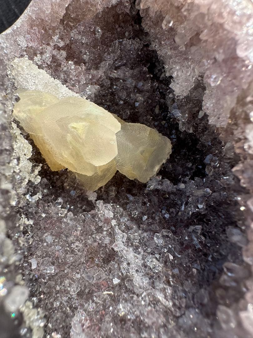 ブラジル産❣️天然石 カルサイト共生アメジストの原石　置物D.188