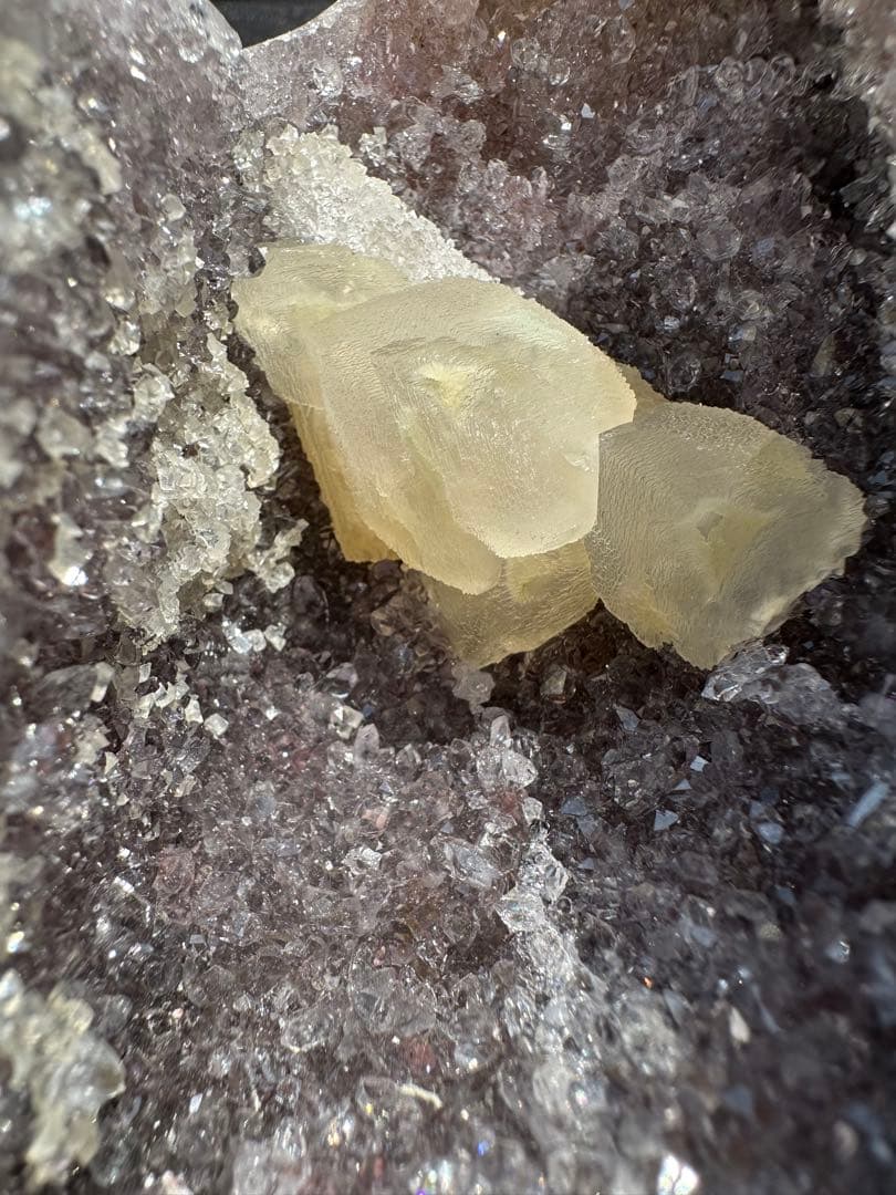 ブラジル産❣️天然石 カルサイト共生アメジストの原石　置物D.188