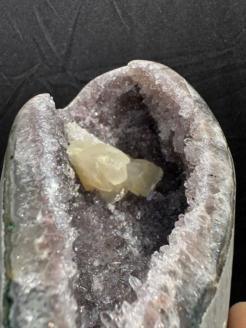 ブラジル産❣️天然石 カルサイト共生アメジストの原石　置物D.188