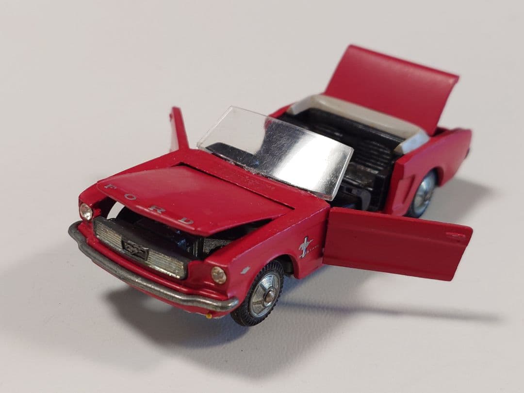 TEKNO NO.833 FORD MUSTANG （赤）