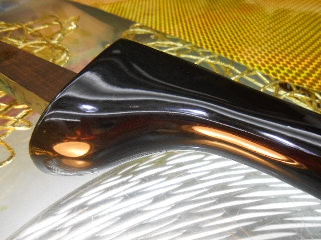 現品販売(送料無料)72.800円　沖縄三線専用　黒檀棹と蛇皮(二重張)型チーガ