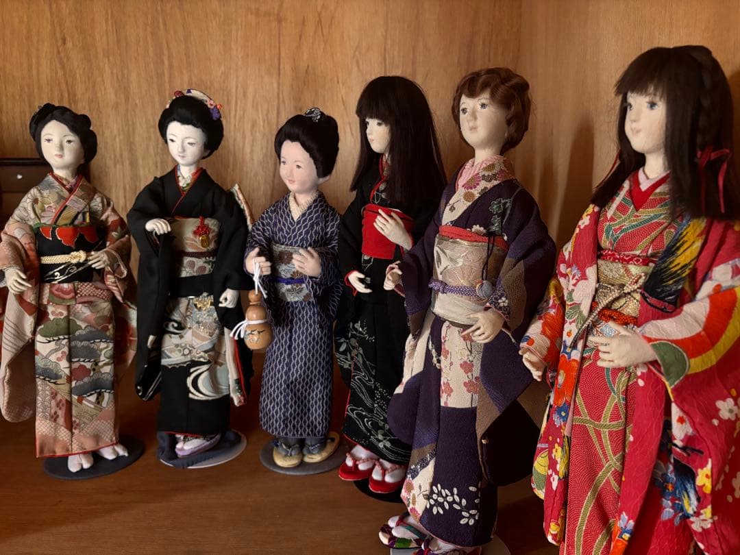 日本人形6体　着物が美しくとても素敵です