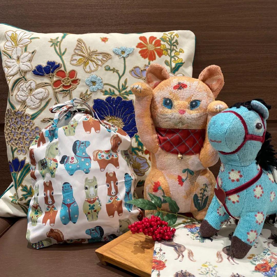新品未使用　ナタリーレテ　招き猫　人形