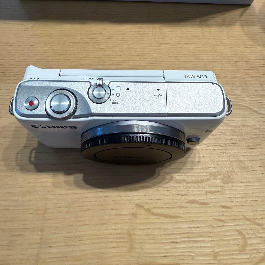 【最終値下げしました】Canon EOS M10 ホワイト カメラレンズセット