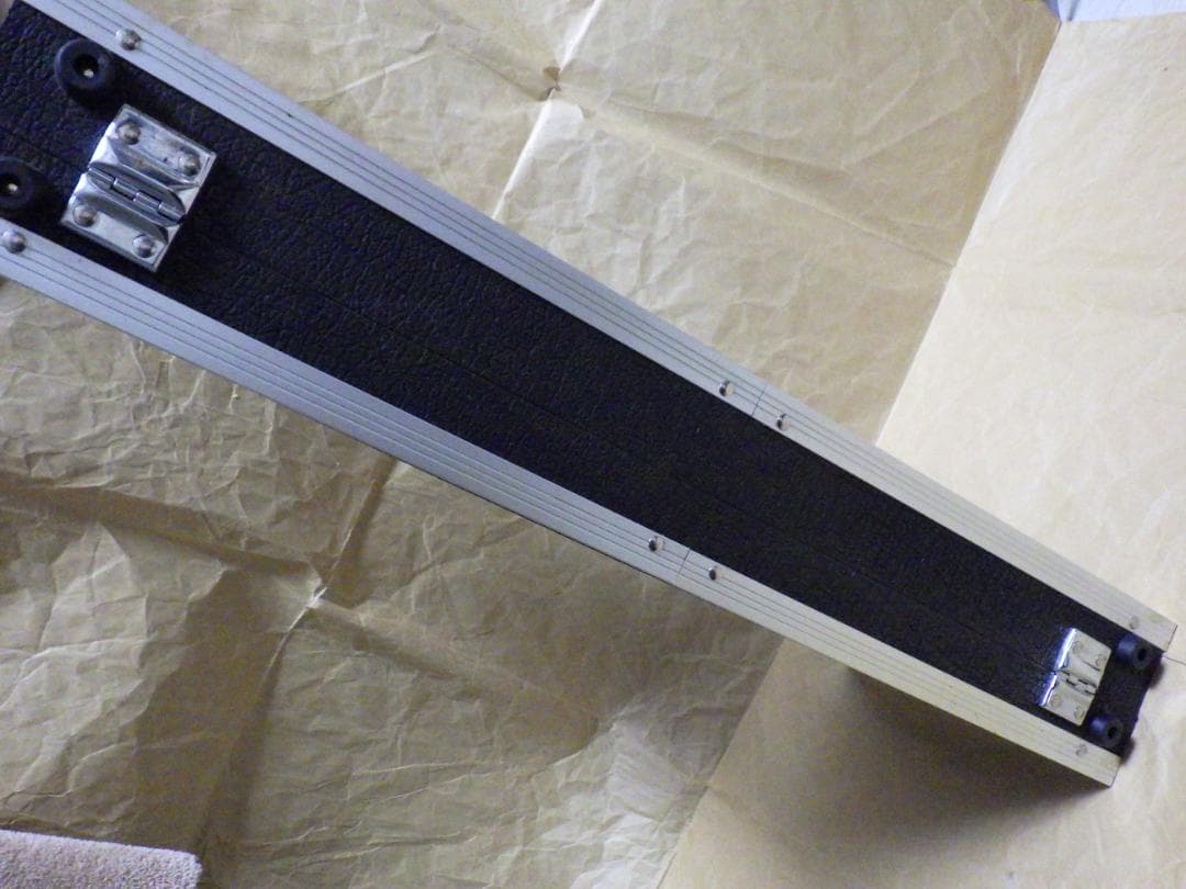 大型アルミフレーム★包丁ナイフケース★鍵有り付属★