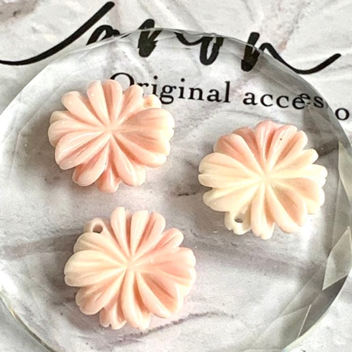 New❁︎高品質クィーンコンクシェルAAAマーガレットフラワーカービング　15mm