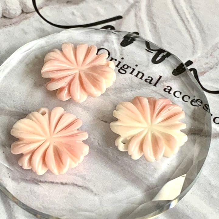New❁︎高品質クィーンコンクシェルAAAマーガレットフラワーカービング　15mm