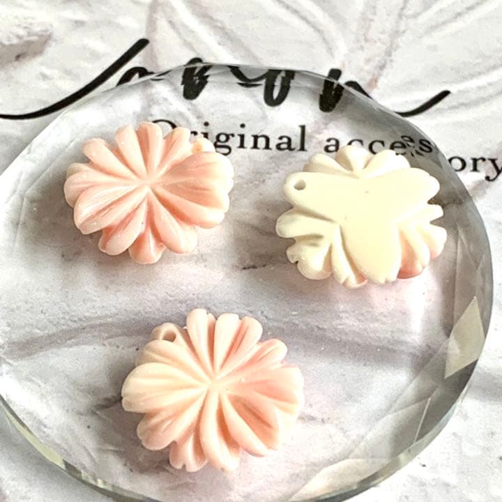 New❁︎高品質クィーンコンクシェルAAAマーガレットフラワーカービング　15mm