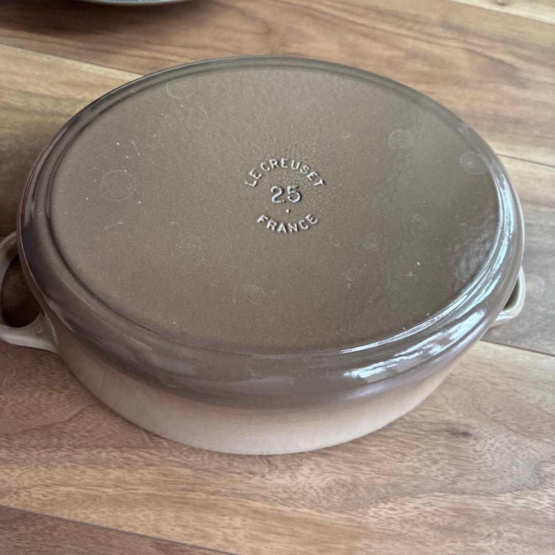 LE CREUSET 鋳鉄製 オーバル25cm ベージュ
