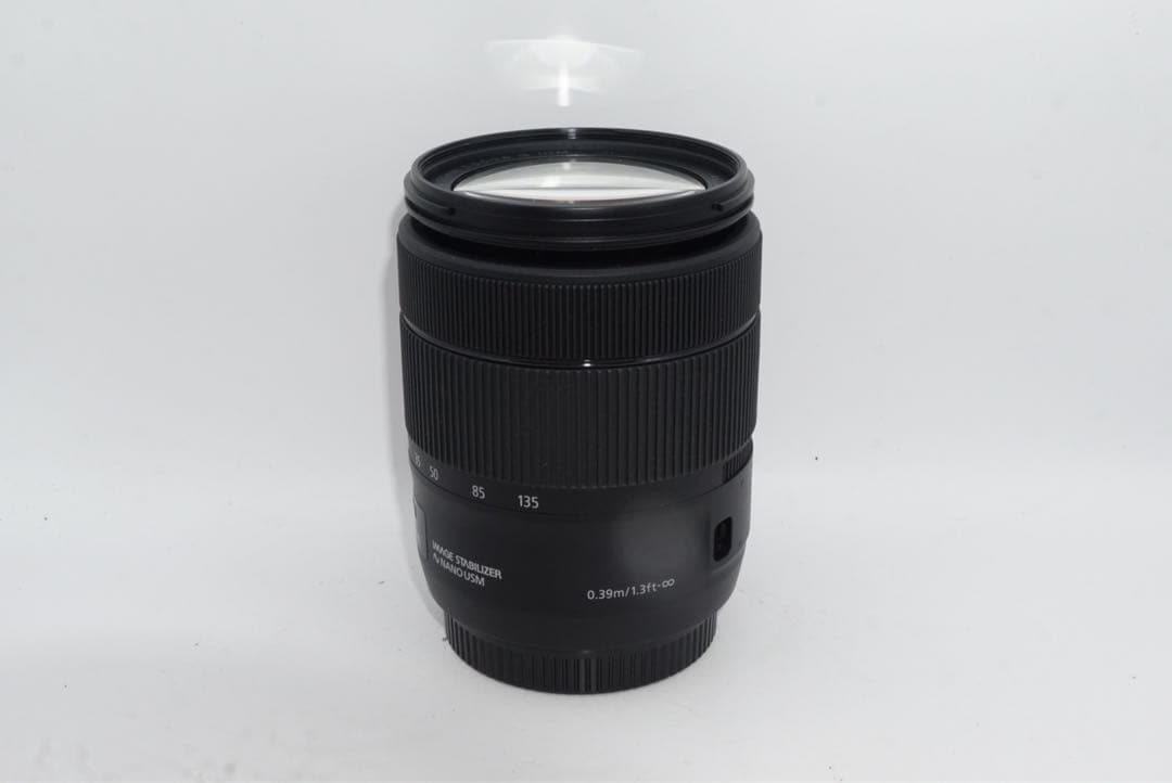 Canon EF-S 18-135mm f3.5-5.6レンズ