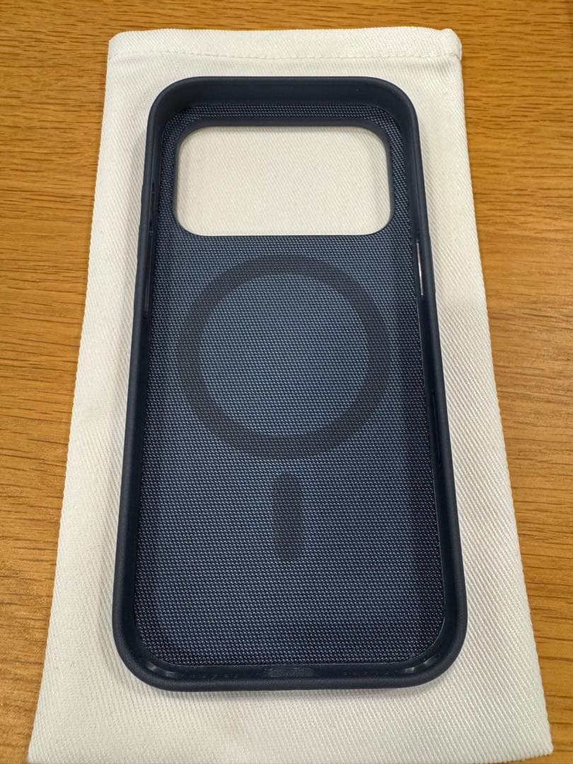 Apple純正 iPhone 17 Pro ファインウーブンケース（ネイビー）