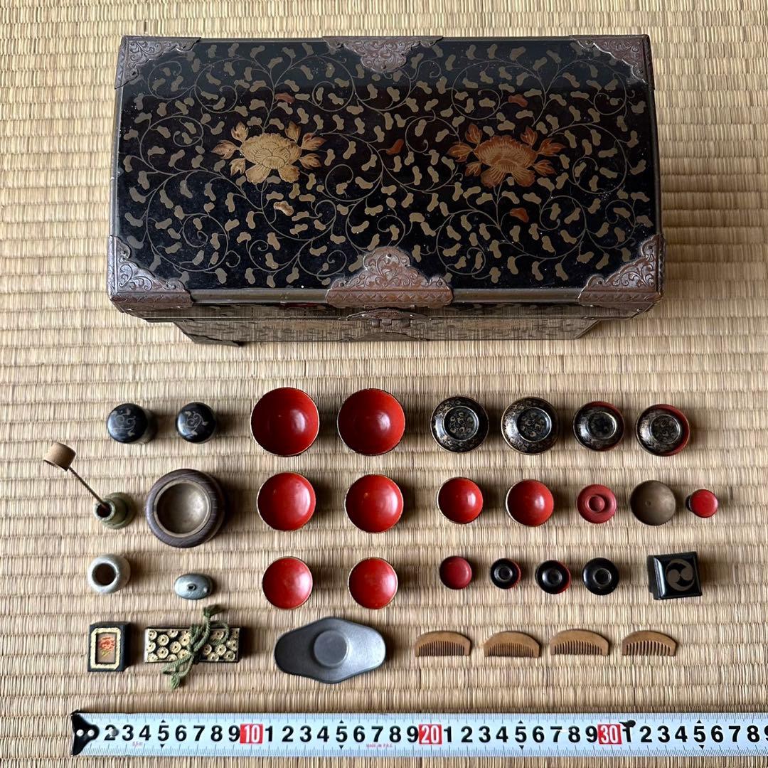 時代【雛道具】漆塗 手描き 金蒔絵 玉手箱 ミニチュア アンティーク