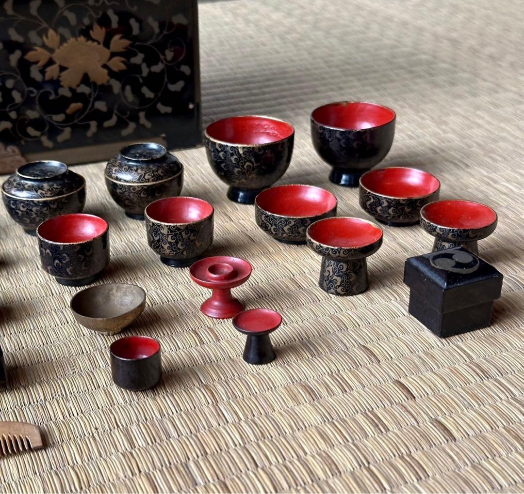 時代【雛道具】漆塗 手描き 金蒔絵 玉手箱 ミニチュア アンティーク