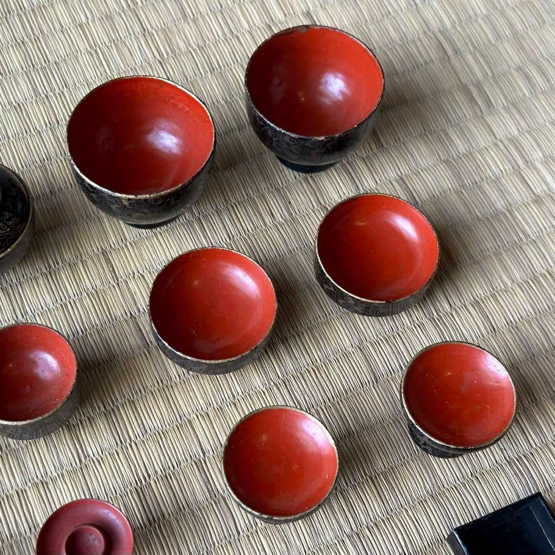 時代【雛道具】漆塗 手描き 金蒔絵 玉手箱 ミニチュア アンティーク