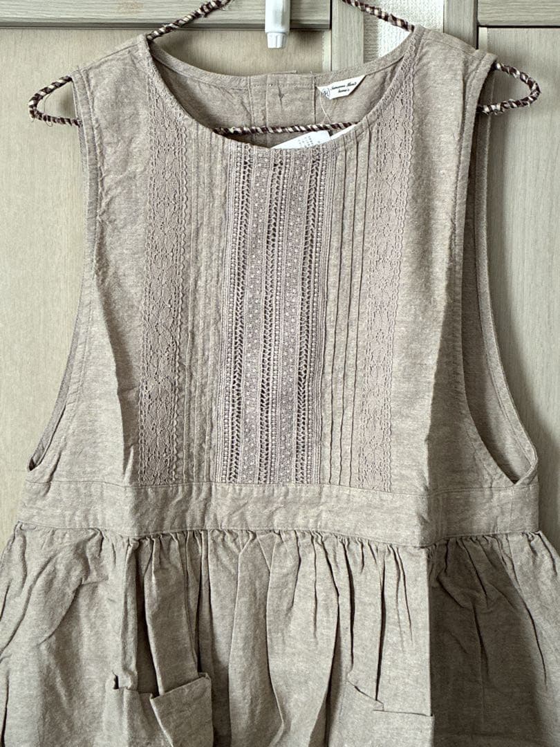 Samansa Mos2 's 綿麻ピンタックレースノースリエプロン