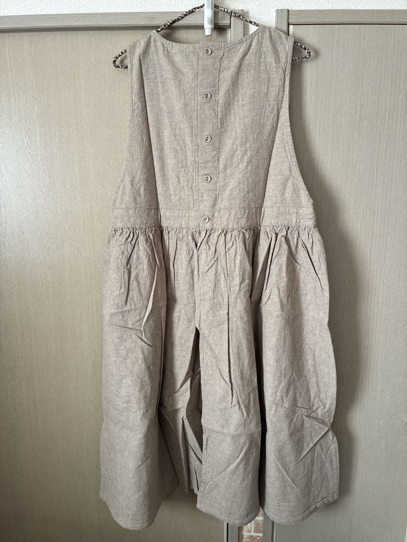 Samansa Mos2 's 綿麻ピンタックレースノースリエプロン