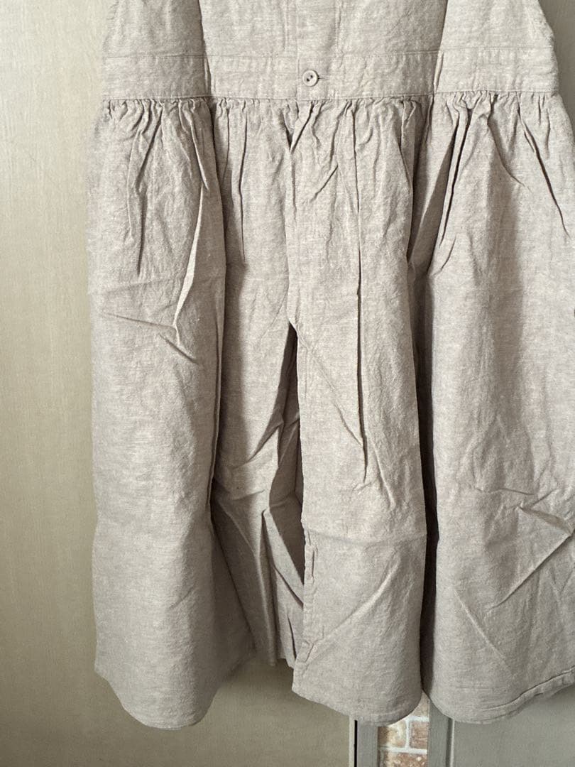 Samansa Mos2 's 綿麻ピンタックレースノースリエプロン