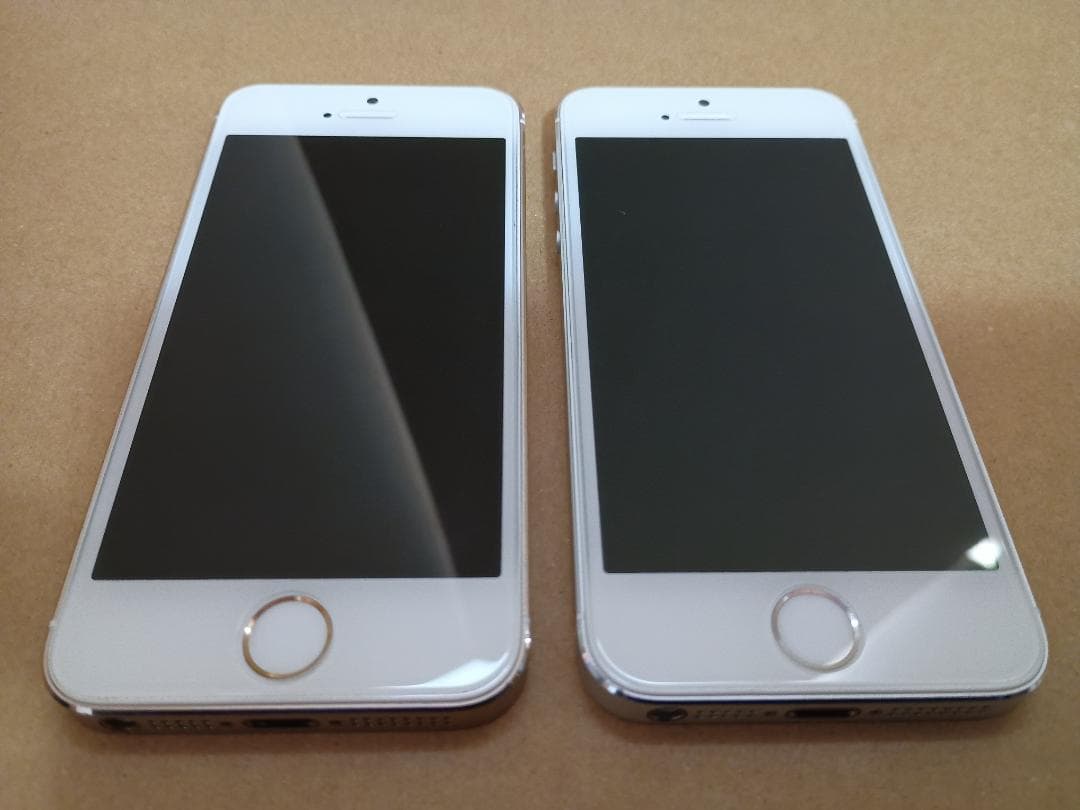 iPhone5s　シルバー 本体　au　初期化済　iOS12.5.8にアップ済