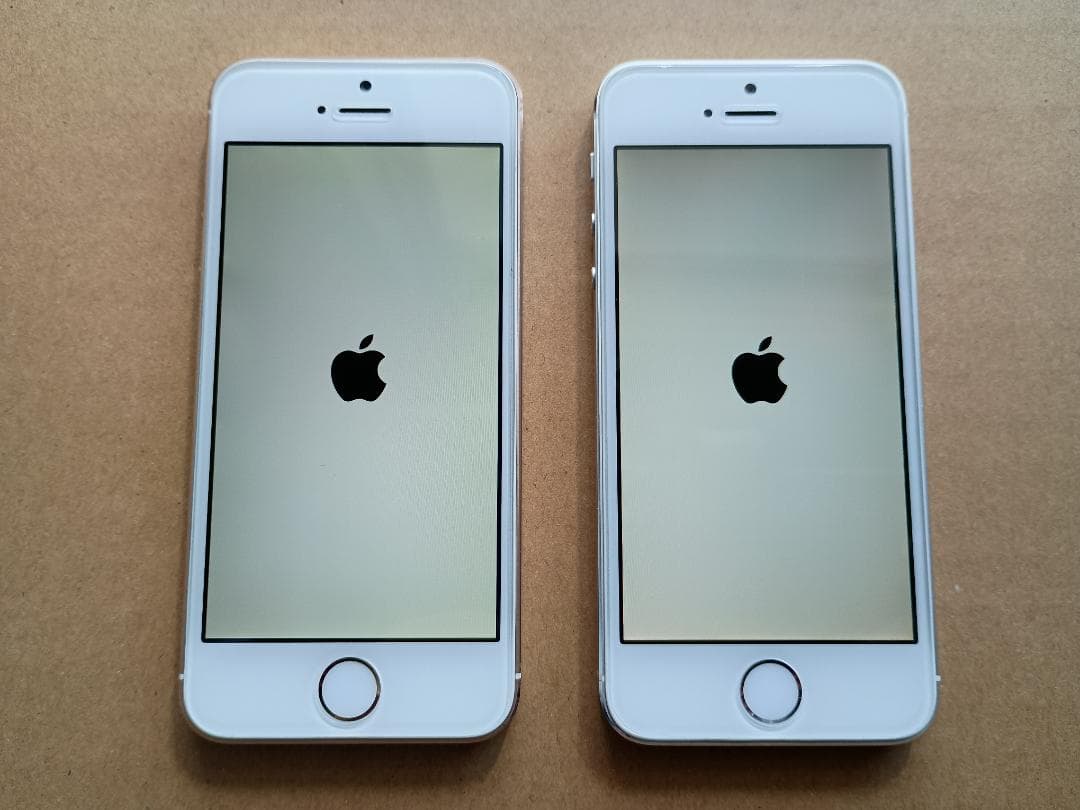 iPhone5s　シルバー 本体　au　初期化済　iOS12.5.8にアップ済