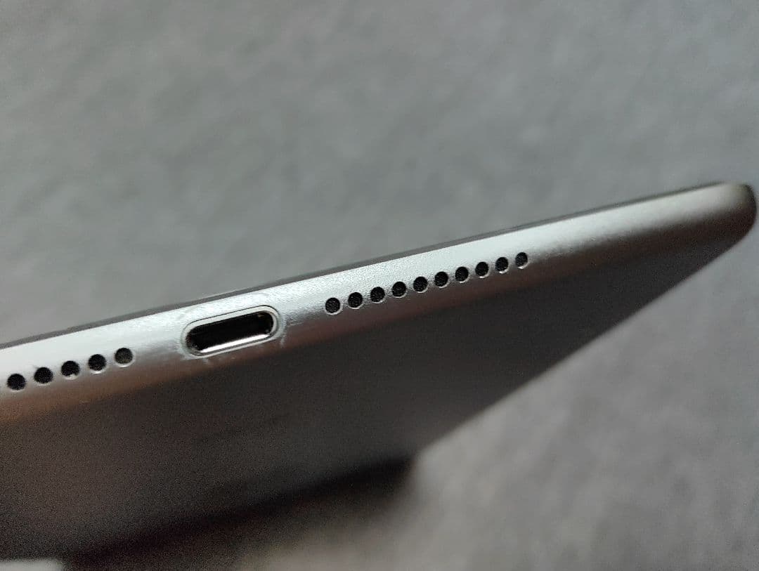 Apple iPad Mini4 本体 simモデル