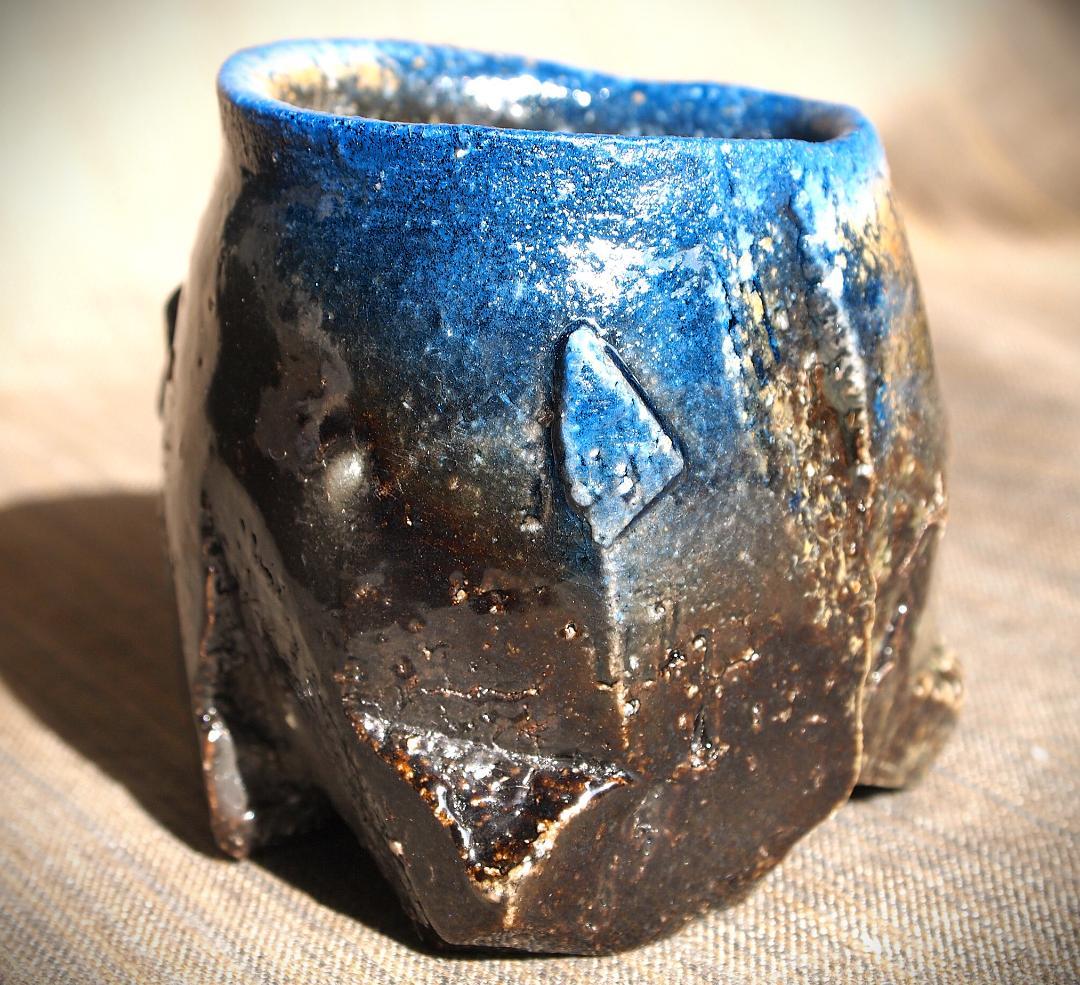 気作家★大岩智之【師：隠崎隆一】★黒≪青窯変≫備前ぐいのみ★共箱