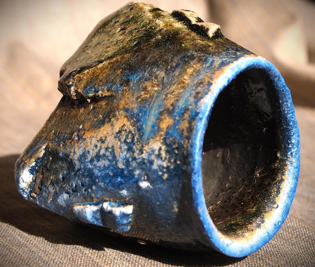 気作家★大岩智之【師：隠崎隆一】★黒≪青窯変≫備前ぐいのみ★共箱