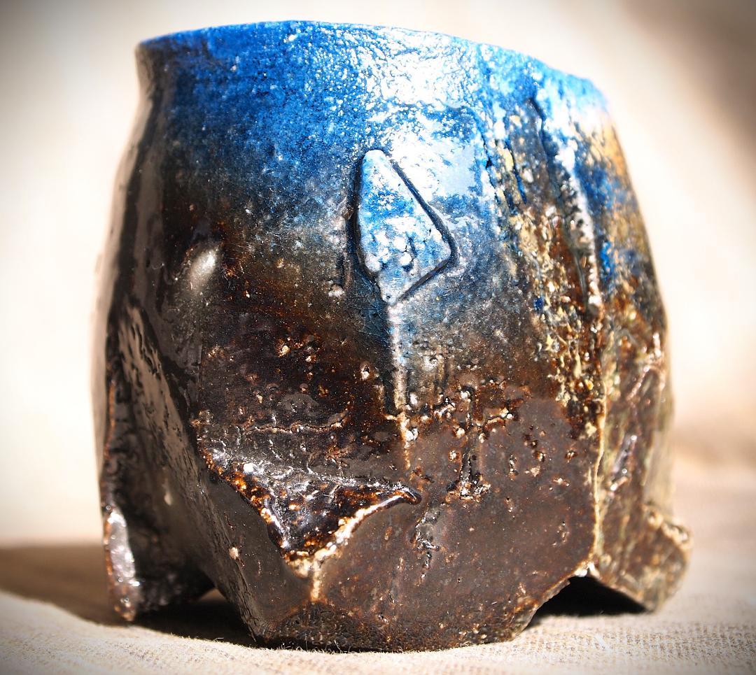 気作家★大岩智之【師：隠崎隆一】★黒≪青窯変≫備前ぐいのみ★共箱