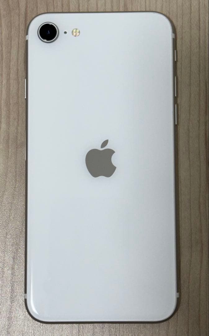【SIMロック解除済】Apple iPhoneSE第2世代　 ホワイト　64GB